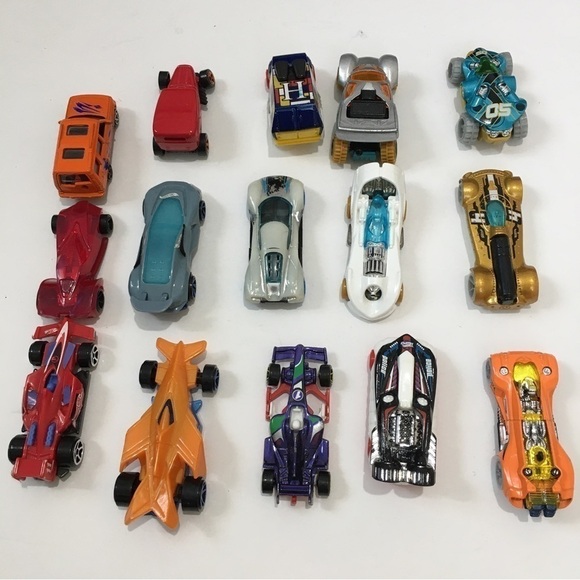 Mattel Vehicles Hot Wheels Diecast Car Lot of 15 Cars Vehicles - Picture 1 of 15